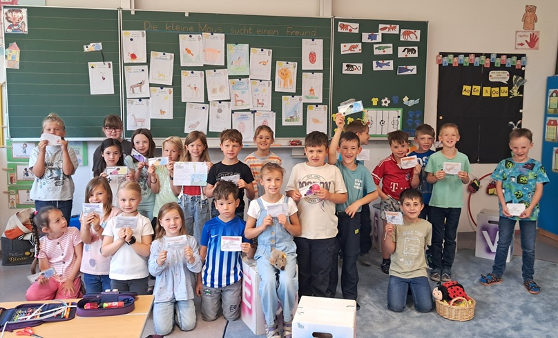 Vorschüler schnuppern Schulluft bei Bienen und Marienkäfern