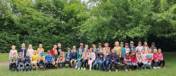 Gemeinsamer Spieletag von Vorschülern und Erstklässlern